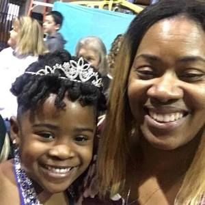 Meet your Posher, Yvette